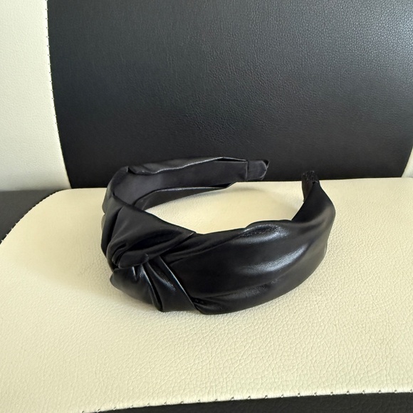 Set of Two Knot Headbands - Picture 5 of 7